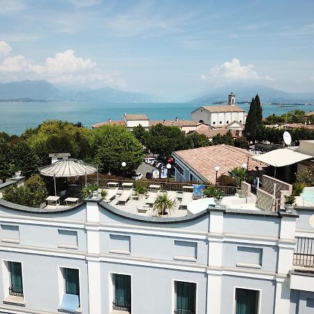 Hotel Enrichetta Desenzano del Garda Luaran gambar